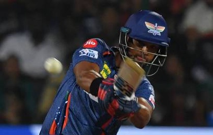 CRICKET-Pooran gets better of Russell in Knight Riders’ win.