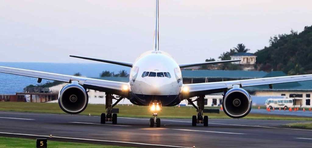 British Airways Boeing 777-236 with two Rolls Royce Trent 800 engines lands at St Kitts