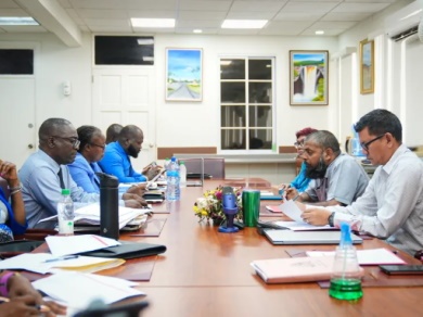 Government and union at odds over proposed salary increases for teachers