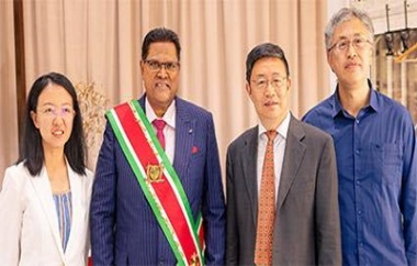 SURINAME-President Santokhi will visit China “soon.”
