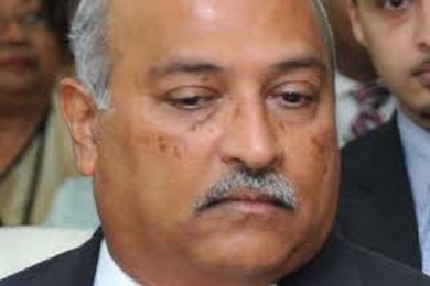 TRINIDAD-Constitutional committee chairman pours cold water on Opposition Leader’s call to step down.