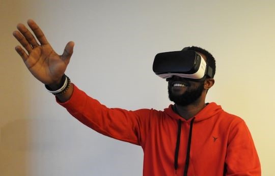 What Makes Virtual Reality Learning Essential for Modern Businesses?
